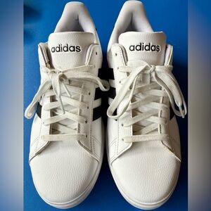 VGUC⚡️Adidas Advantage White Black Court Sneaks | Clean Minimal Classic. M SZ 8